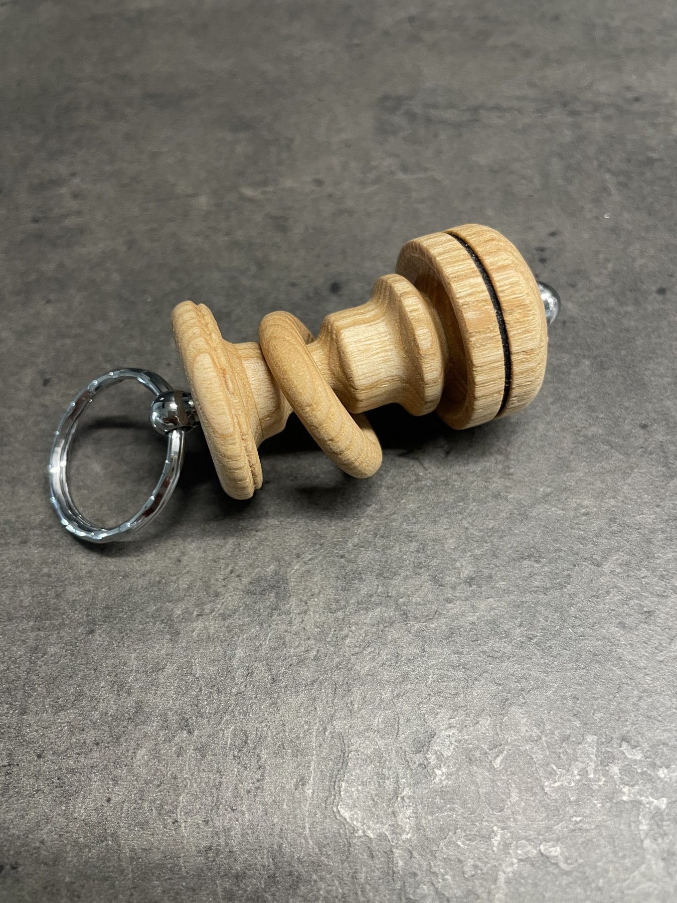 Schlüsselanhänger mit gefangenem Ring